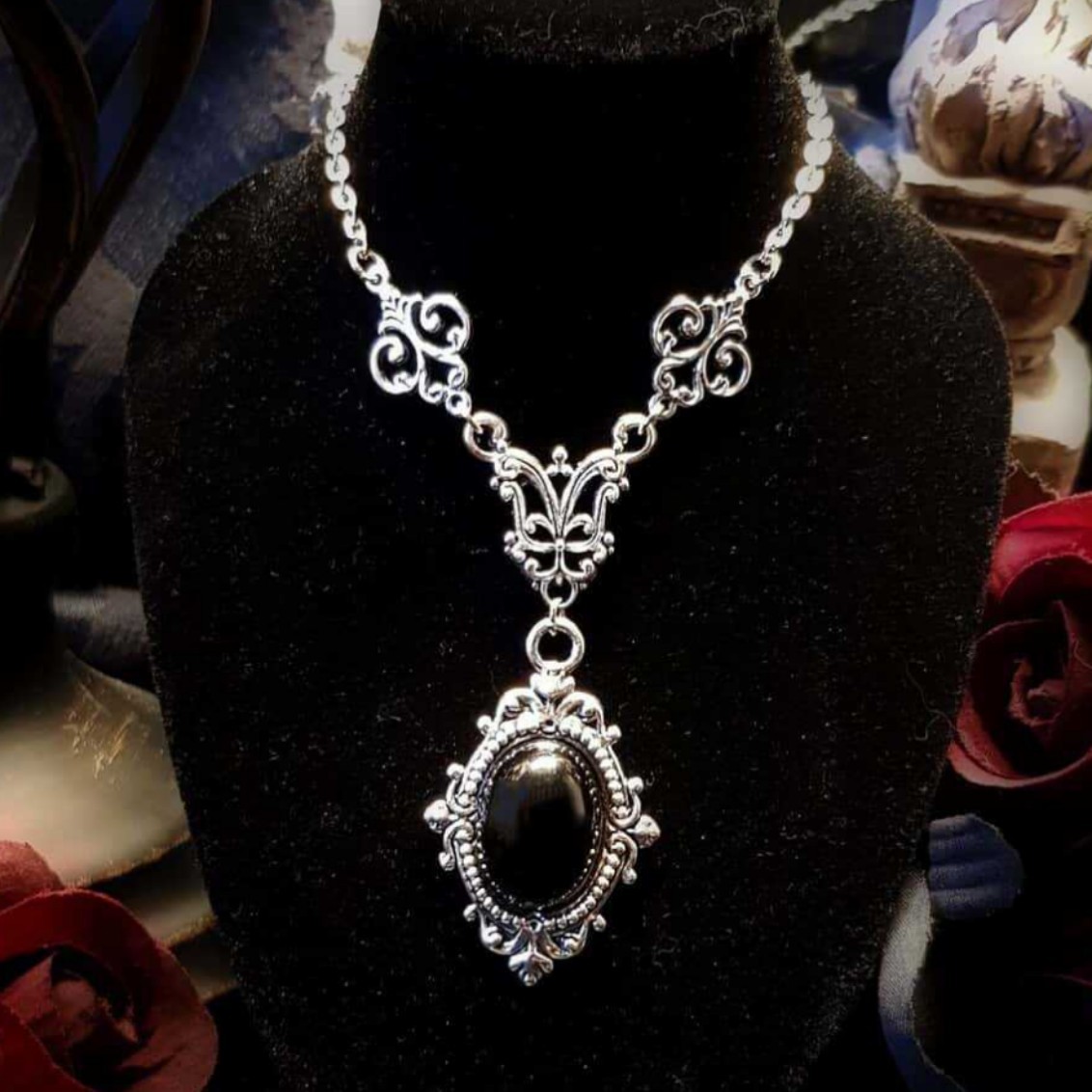 Vampire Cameo Necklace,Blood C - Men'S Victorian Accessories ulasan dan harga